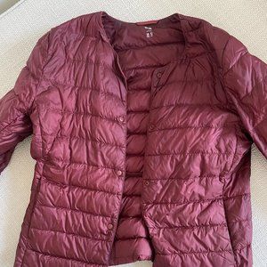 Uniqlo Collarless Ultralight Down Puffer Jacket in Maroon